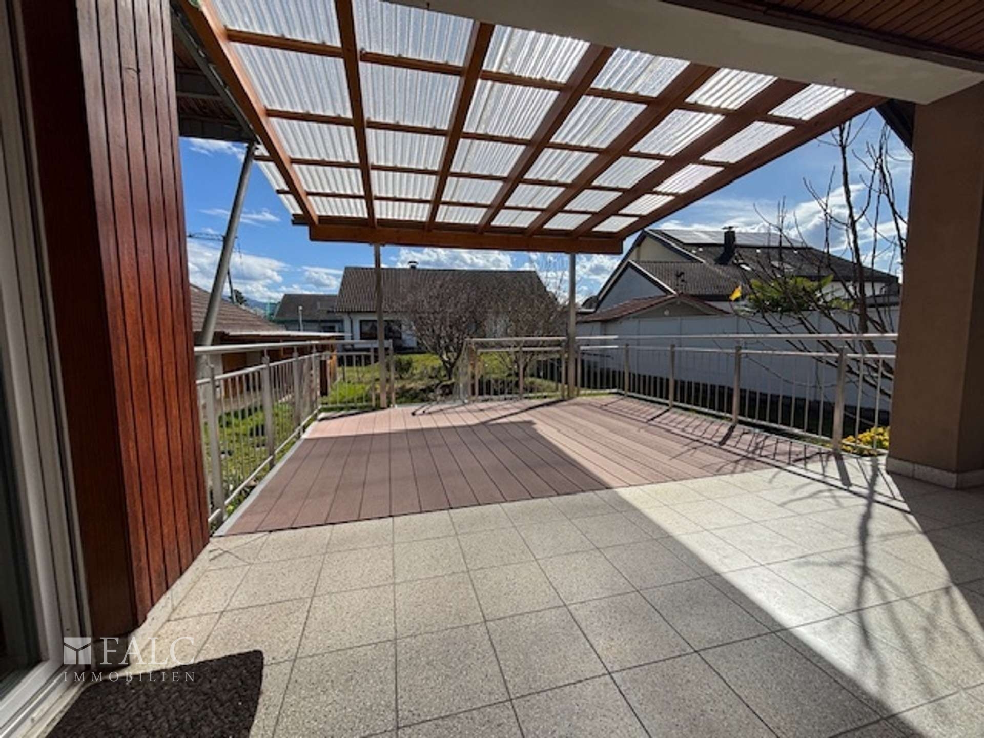 Terasse EG mit Zugang Garten